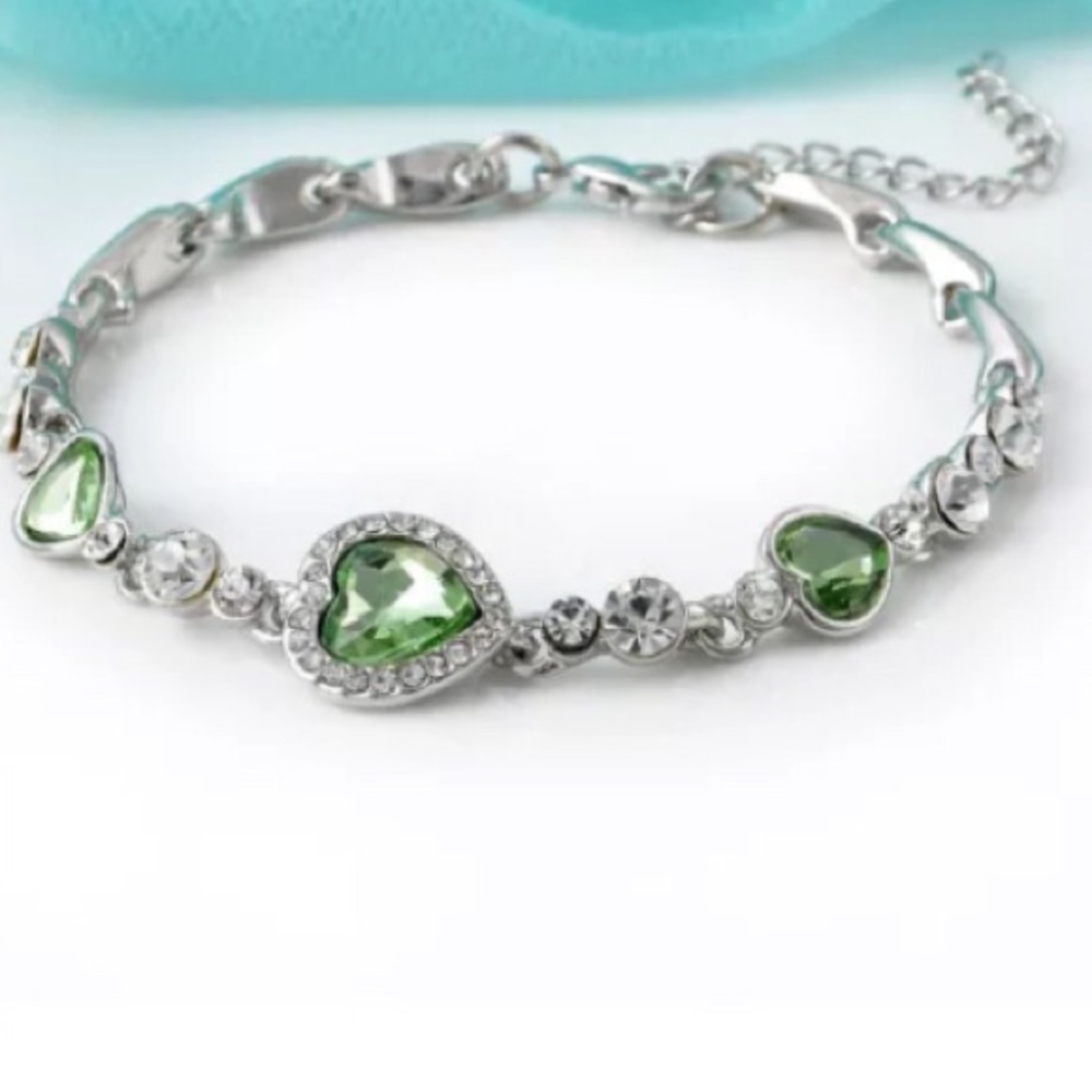 ❤️gorgeous emerald heart❤️silver bracelet